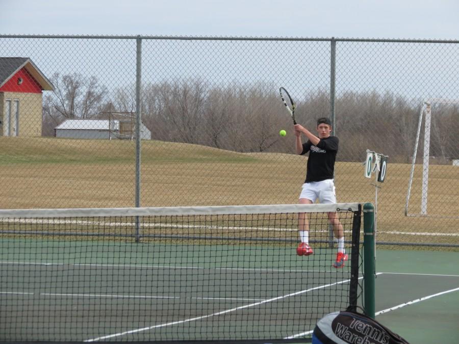 Boys Tennis Suffers a Loss Early on