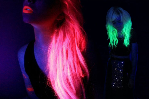 The glow in the dark hair trend in action.