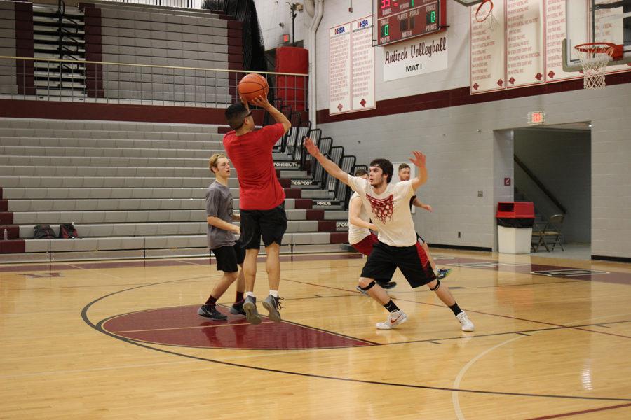 Student+vs+Staff+Basketball+Game