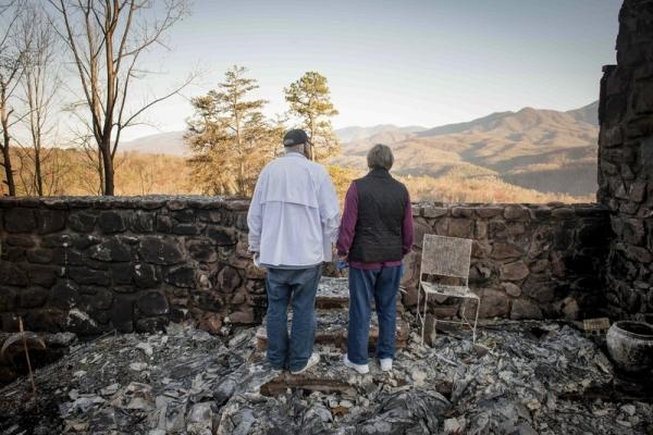 With the upper majority of the town in ruins, many residents of Gatlinburg, TN are out of their jobs, homes and cars in the unfortunate aftermath of the massive fires.
