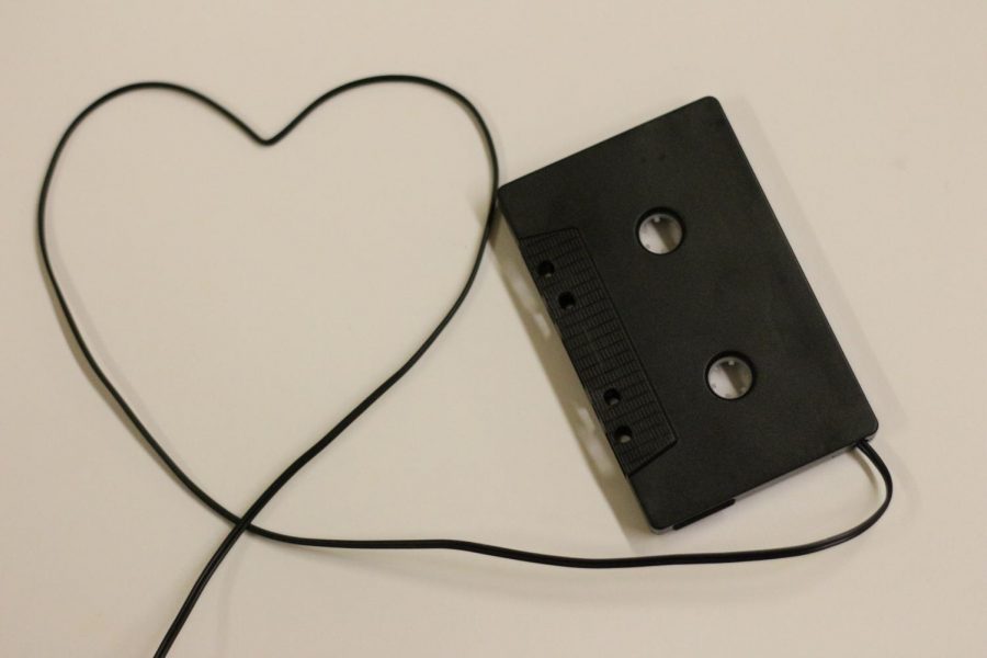 An+old+tape+with+a+cord+in+the+shape+of+a+heart.