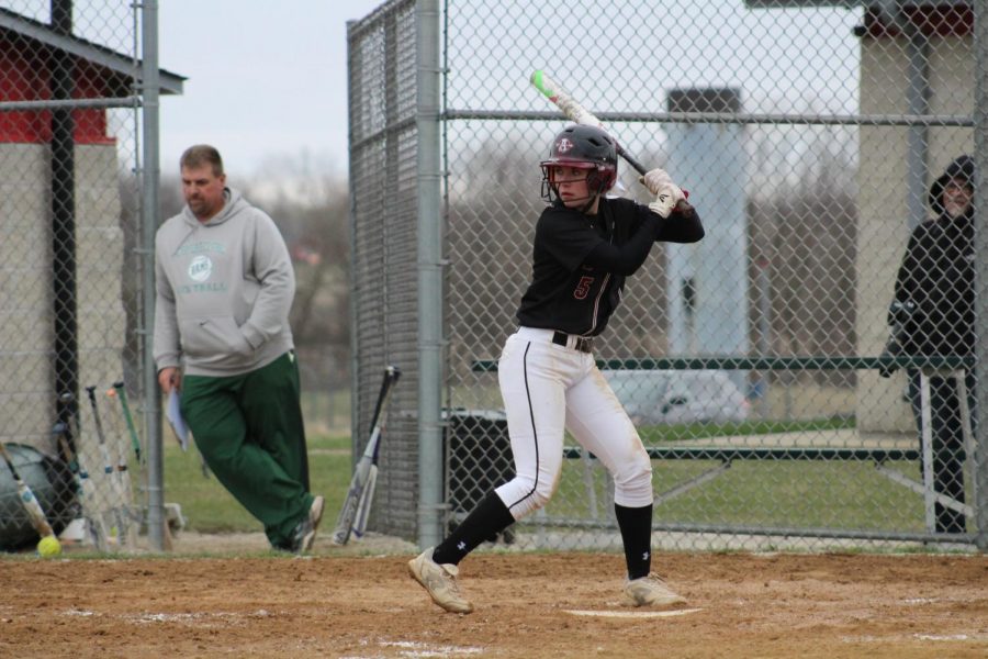 Softball+Gets+The+Win+Over+Round+Lake