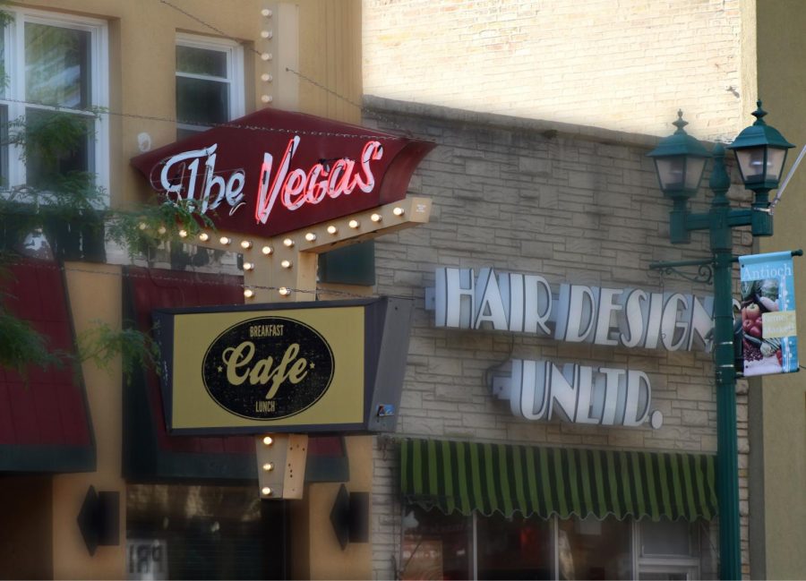 The Vegas Cafe is located at 914 Main St, Antioch, IL 60002