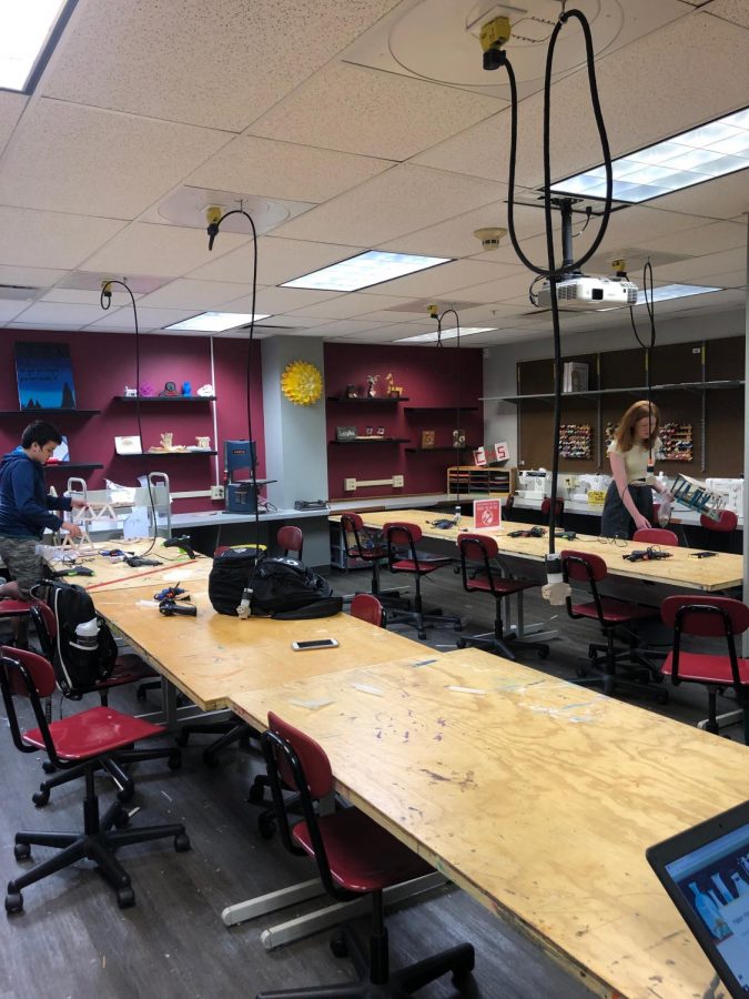 The+Makerspace+provides+an+abundance+of+activities+for+students+to+create.+Kids+can+work+on+things+they+want+to+work+on%2C+ILC+Director+Barbra+Mason+said.+The+space+allows+students+to+have+access+to+most+of+the+equipment+used+in+the+Makerspace.