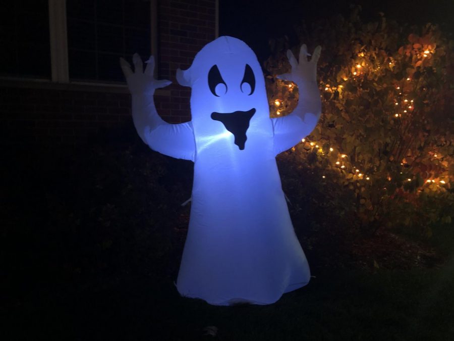 Ghosts+are+a+common+decoration+for+houses+in+preparation+for+Halloween.+We+as+ghosts+do+not+know+how+we+should+feel+about+these+caricatures%2C+as+we+do+not+know+what+we+look+like.