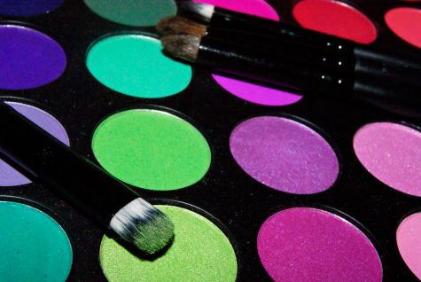 Star has released many palettes over the years. Some have bright colors while others have more neutral tones for everyday wear. He also offers other products such as highlighters and lipsticks. 