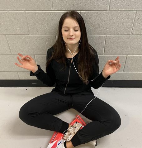 Meditating can people relax and take a deep breath when needed. It may also help prevent stress and anxiety.