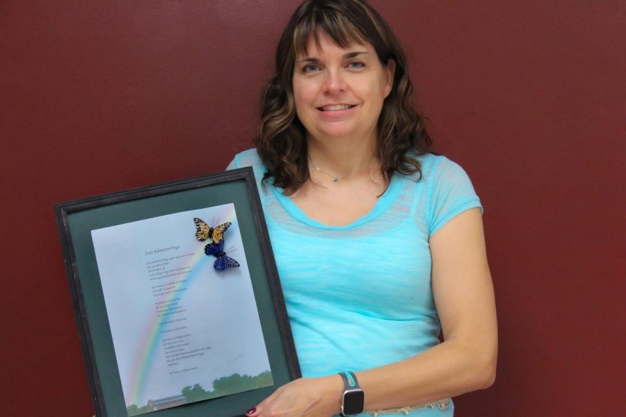 Danielle Katz holds her mothers poem Zwei Schmetterlinge dear to her heart.