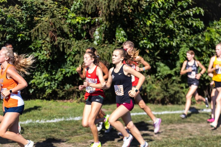 Sophomore Piper Ipsen running.