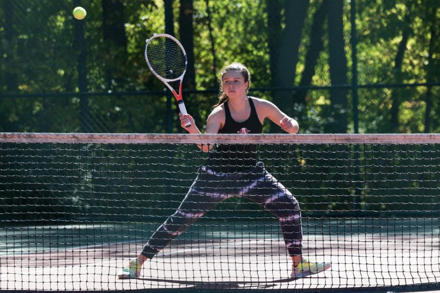 Girls+tennis+team+takes+on+conference