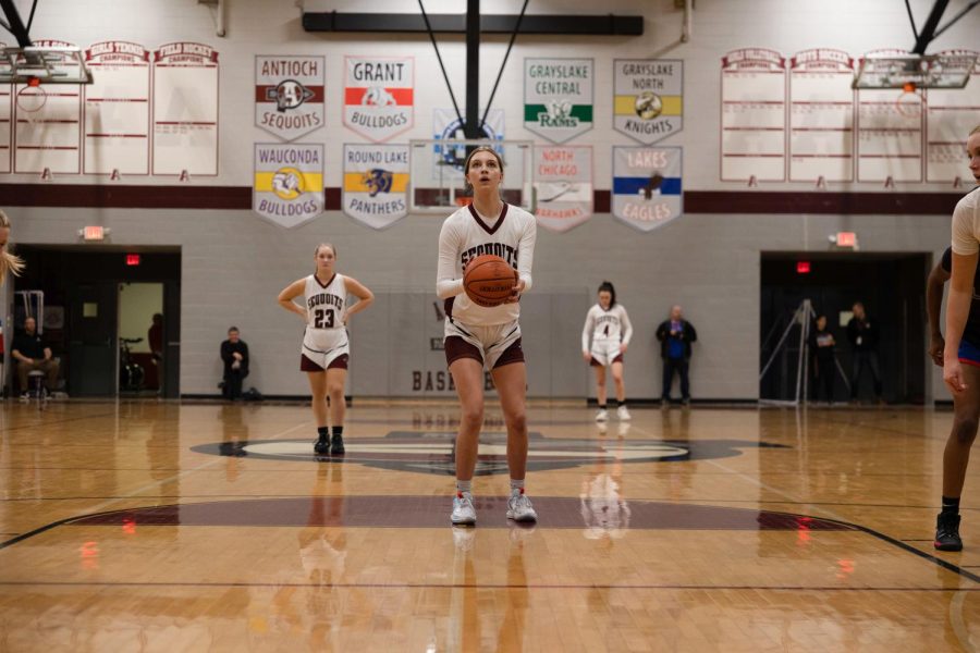 Freshman Heidi Rathmann shoots a freethrow.