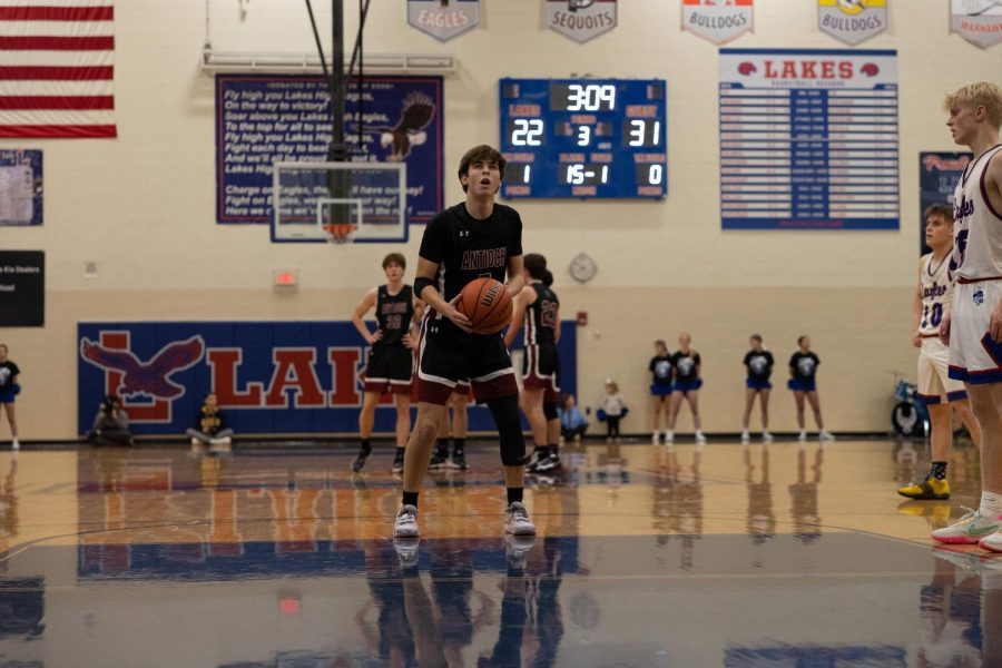 Senior Kyle Glassman preparing to knock down a free throw.