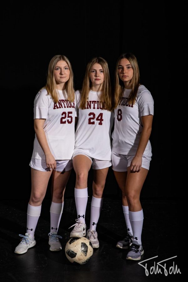 Juniors Lily Tinker, Grace Quirke and Kaitlyn Baylen prepare for upcoming season.