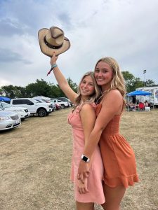 Seniors Scarlett Goodluck and Jazzy Fisher at Country Thunder.