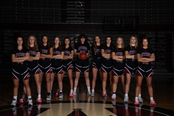 2023-2024 varsity girls basketball team. 
