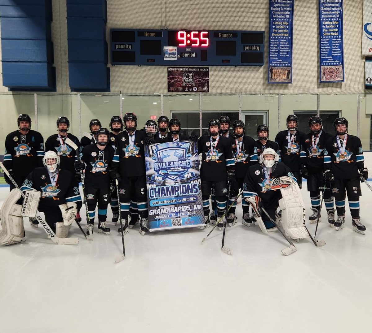 Both of Lakers teams traveled to Michigan over MLK weekend. Varsity played in their final Sunday against Lake Hockey winning 4-2. JV played in their final Monday against the South Stars winning 4-3. Both teams bringing home a championship banner.